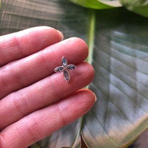 14k white gold Aquamarine Cross